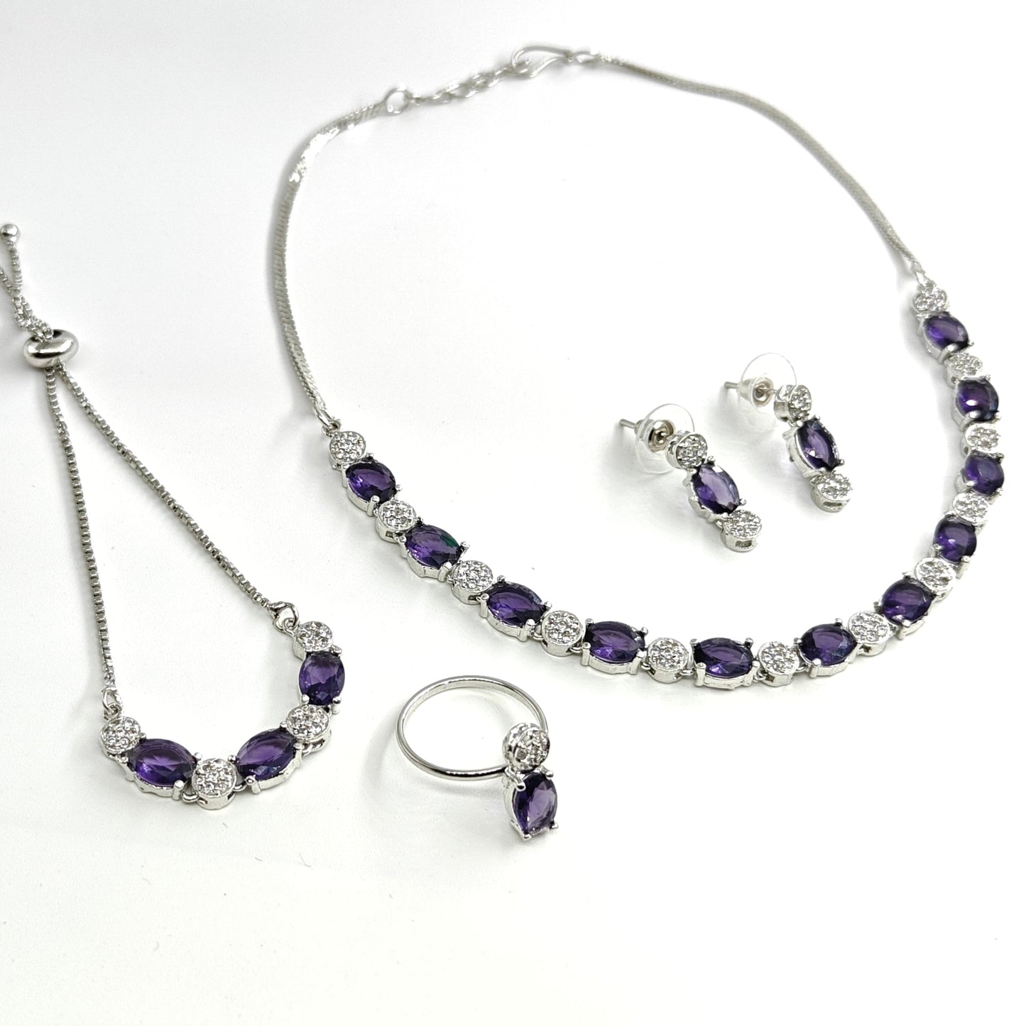 Nyra Necklace Set