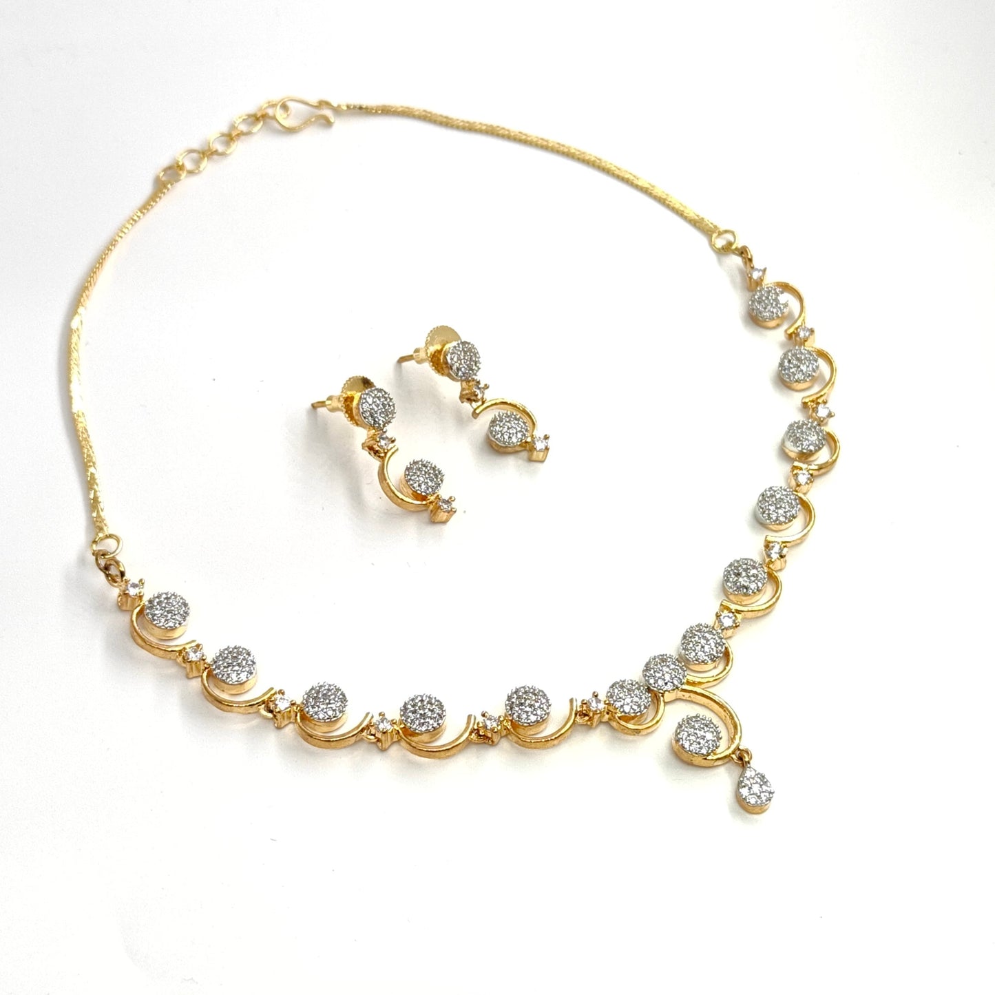 Aria Timeless Glow Necklace Set