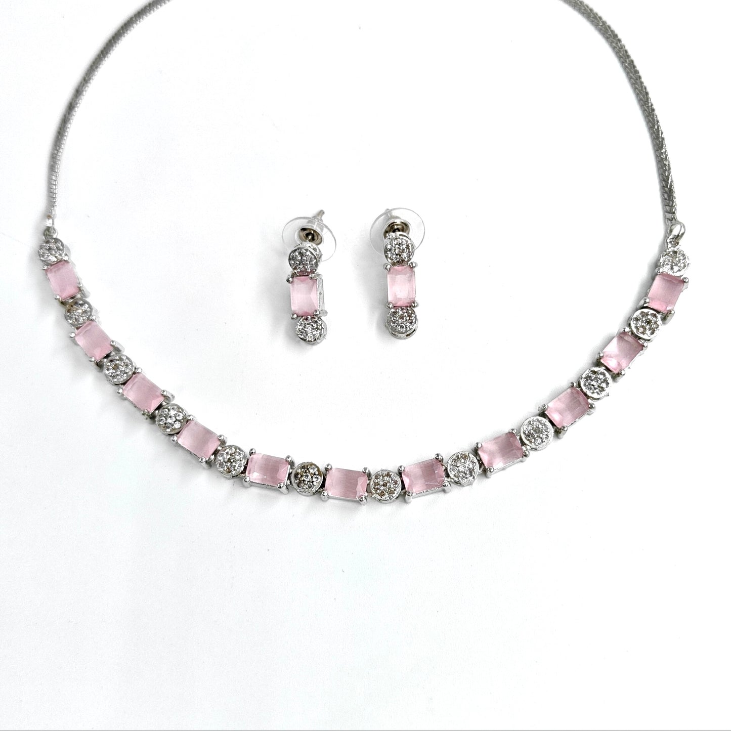 Nyra Necklace Set